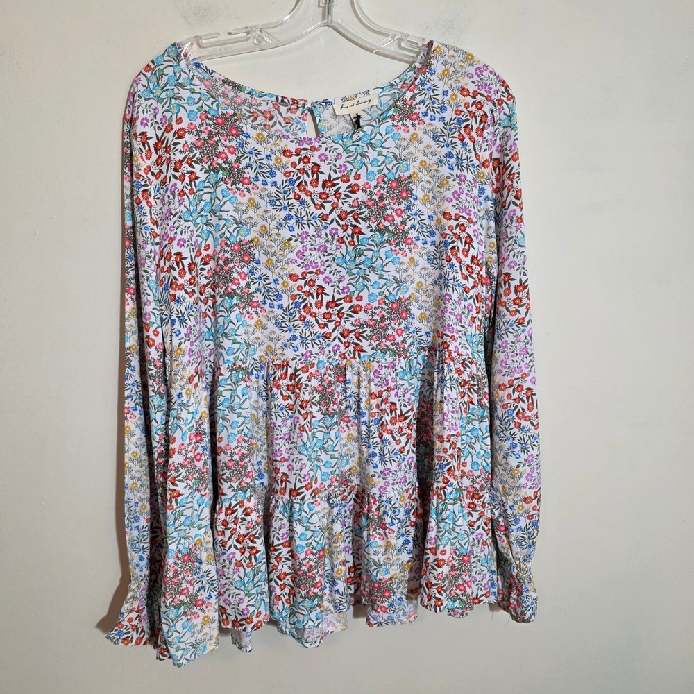 Jane and Delaney Floral Babydoll Top Womens Medium White Multi NWT‎ Tiered Rayon